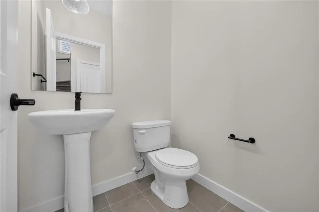 13 Emberside Grove