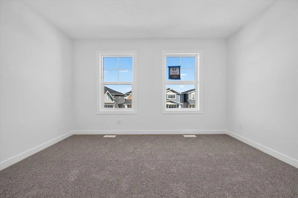 13 Emberside Grove
