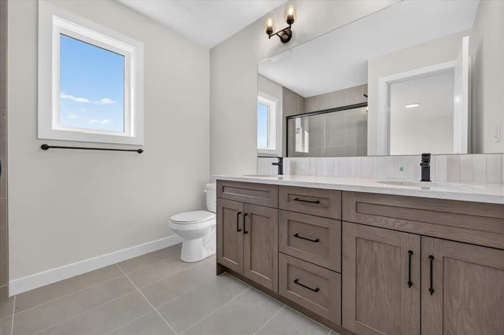 13 Emberside Grove