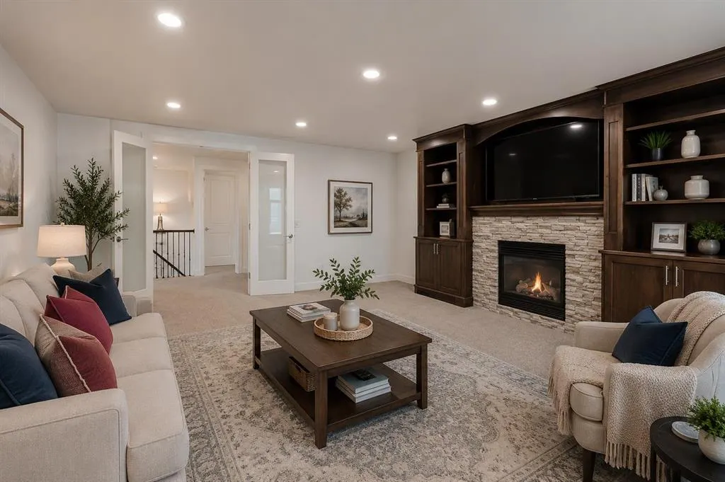 16 Rockcliff Point NW
