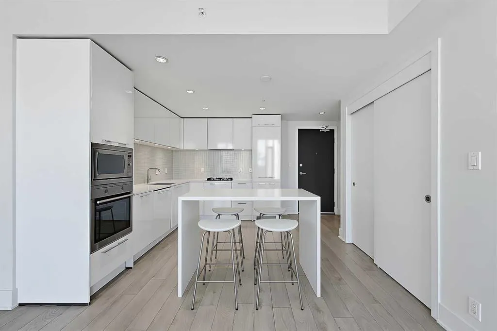901 10 Avenue SW #1305