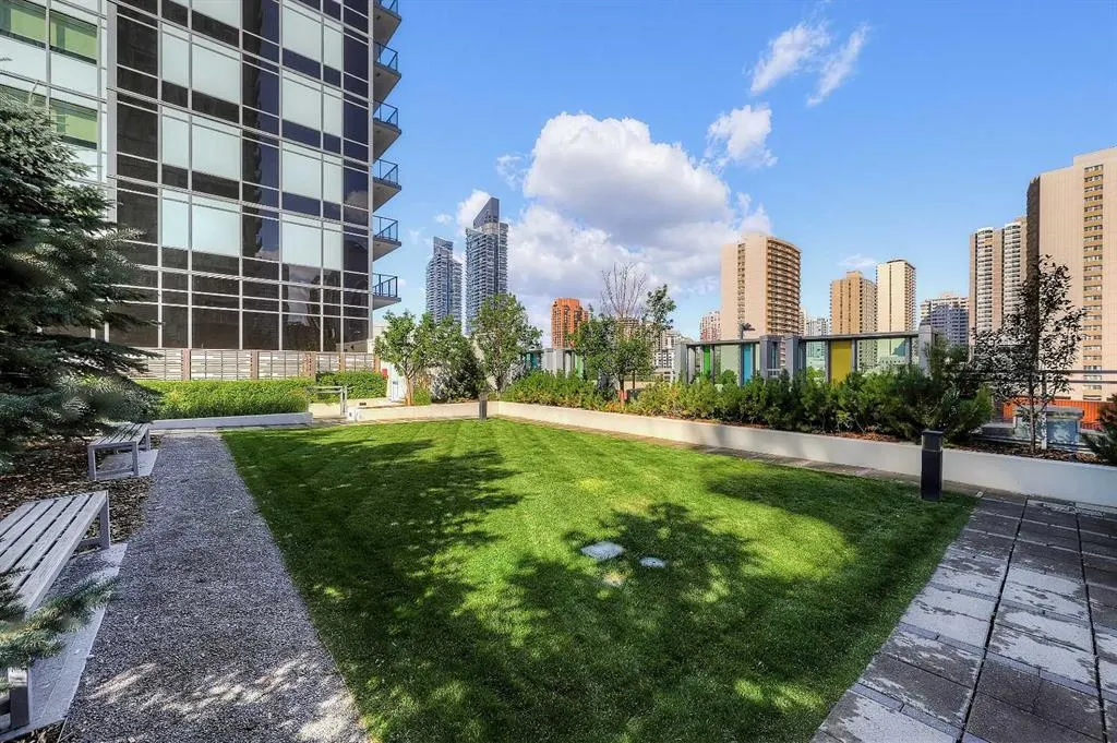 901 10 Avenue SW #1305