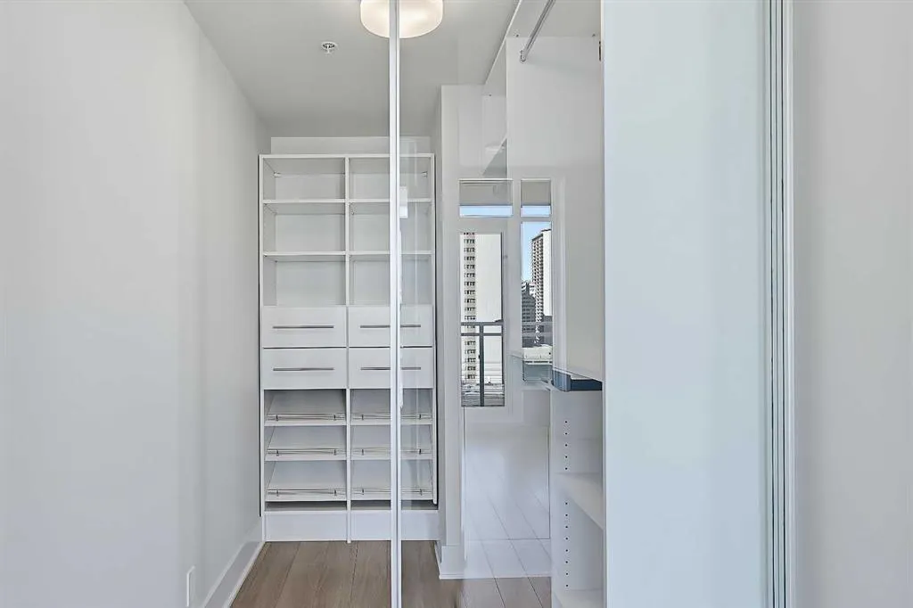 901 10 Avenue SW #1305