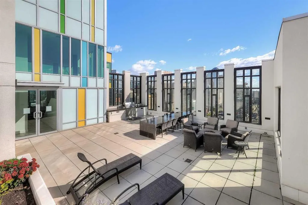 901 10 Avenue SW #1305