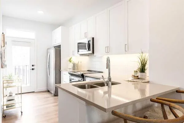 272 Heirloom Crescent SE