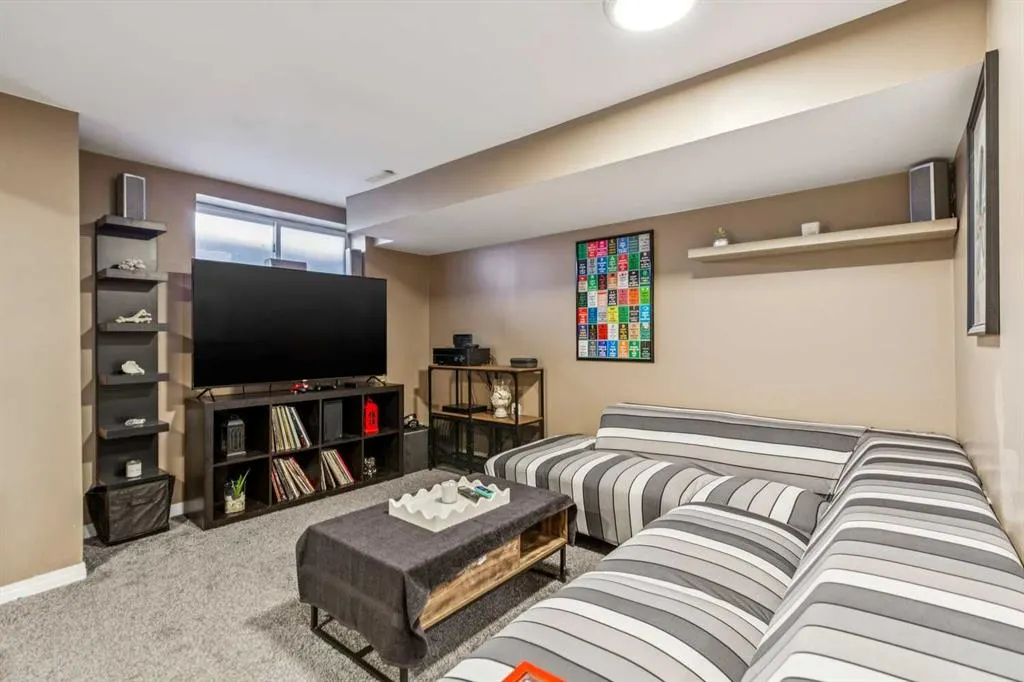 118 Citadel Meadow Gardens NW
