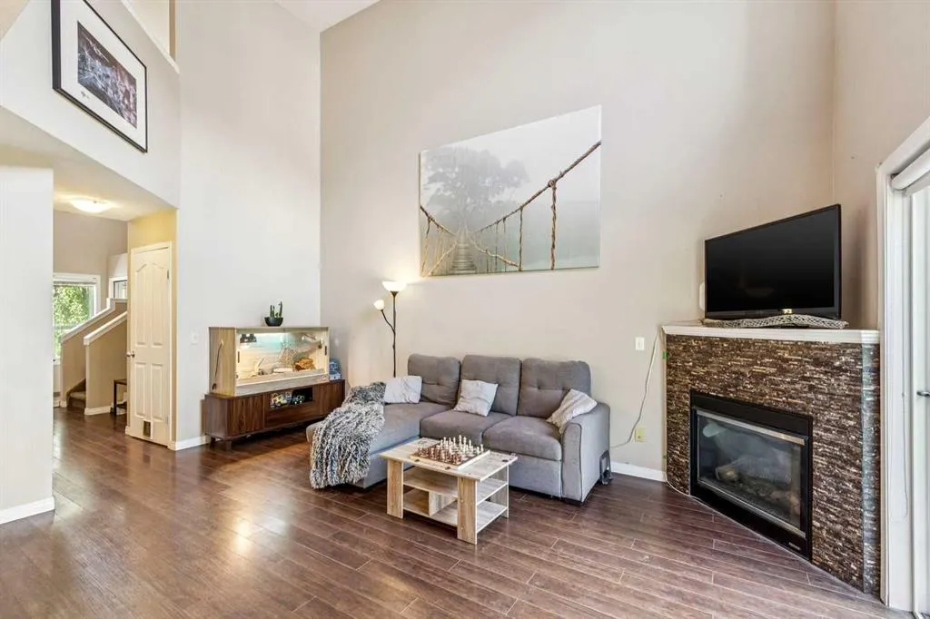 118 Citadel Meadow Gardens NW