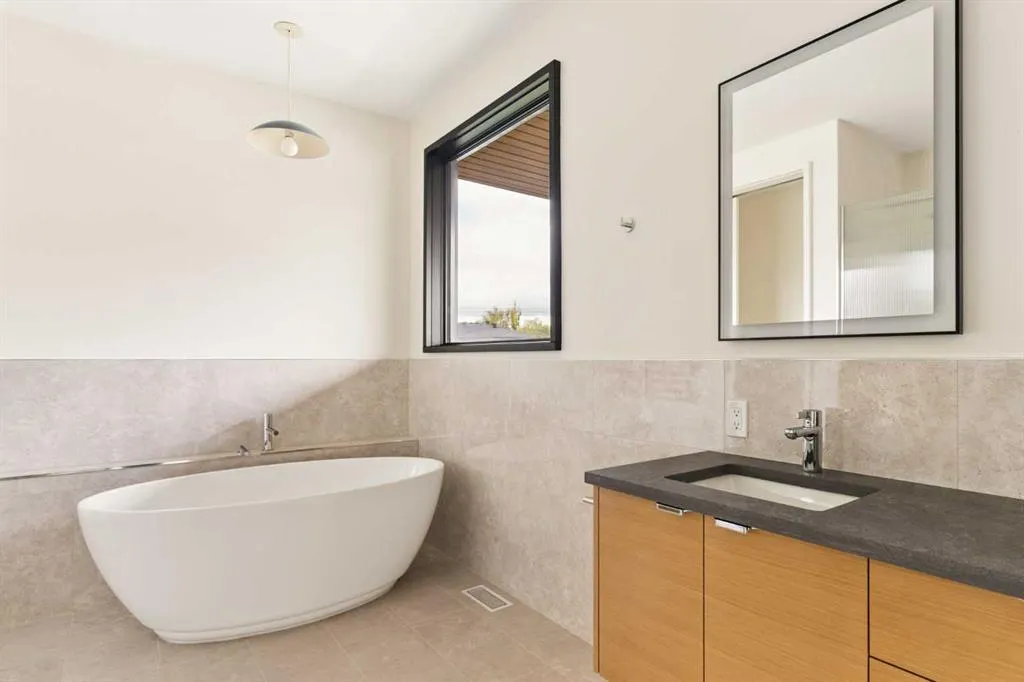 3C Willow Crescent SW