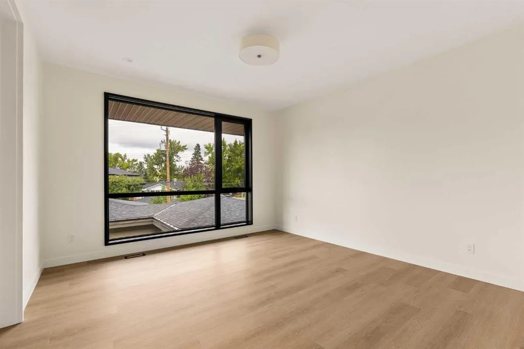 3C Willow Crescent SW