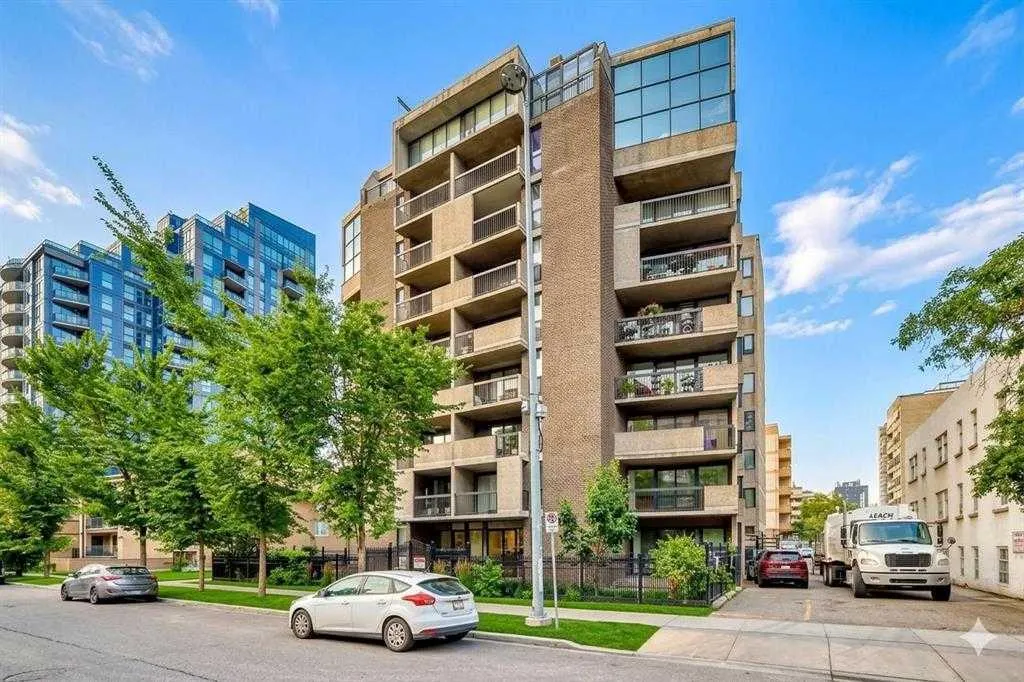 323 13 Avenue SW #101