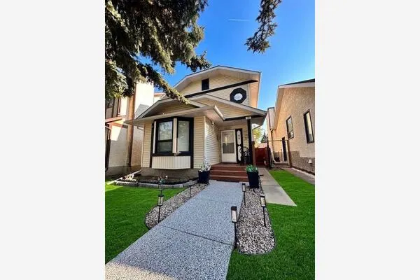 99 Tararidge Close NE