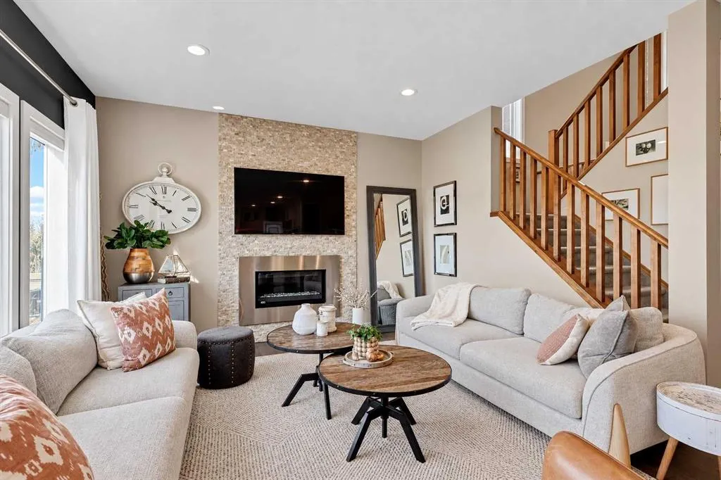 170 Tuscany Ravine Close NW