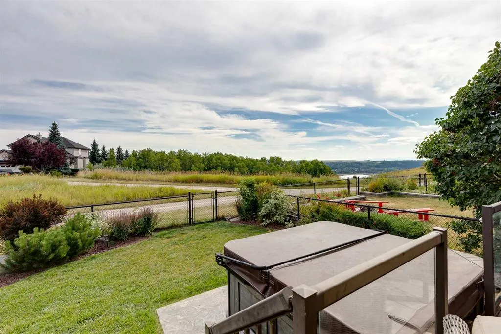 170 Tuscany Ravine Close NW
