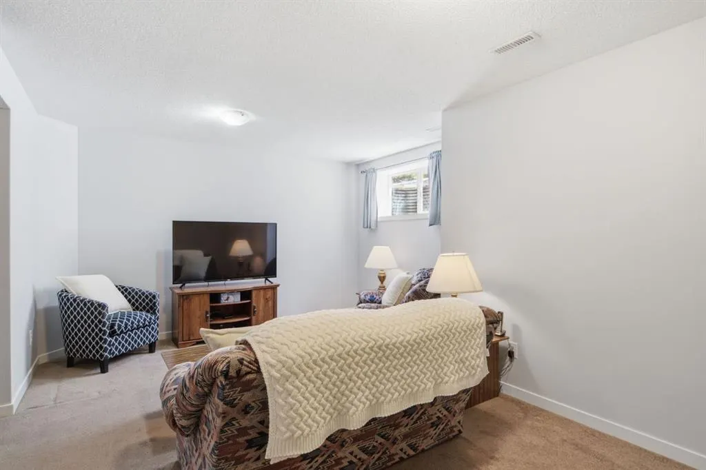 126 Copperpond Landing SE