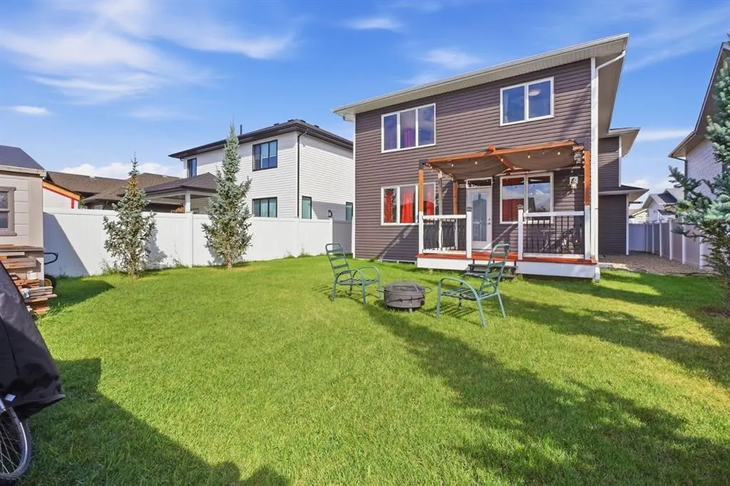 10 Mitchell Crescent