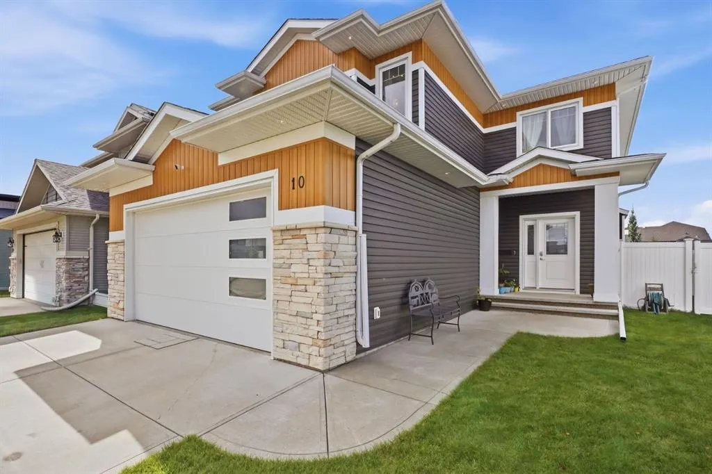 10 Mitchell Crescent