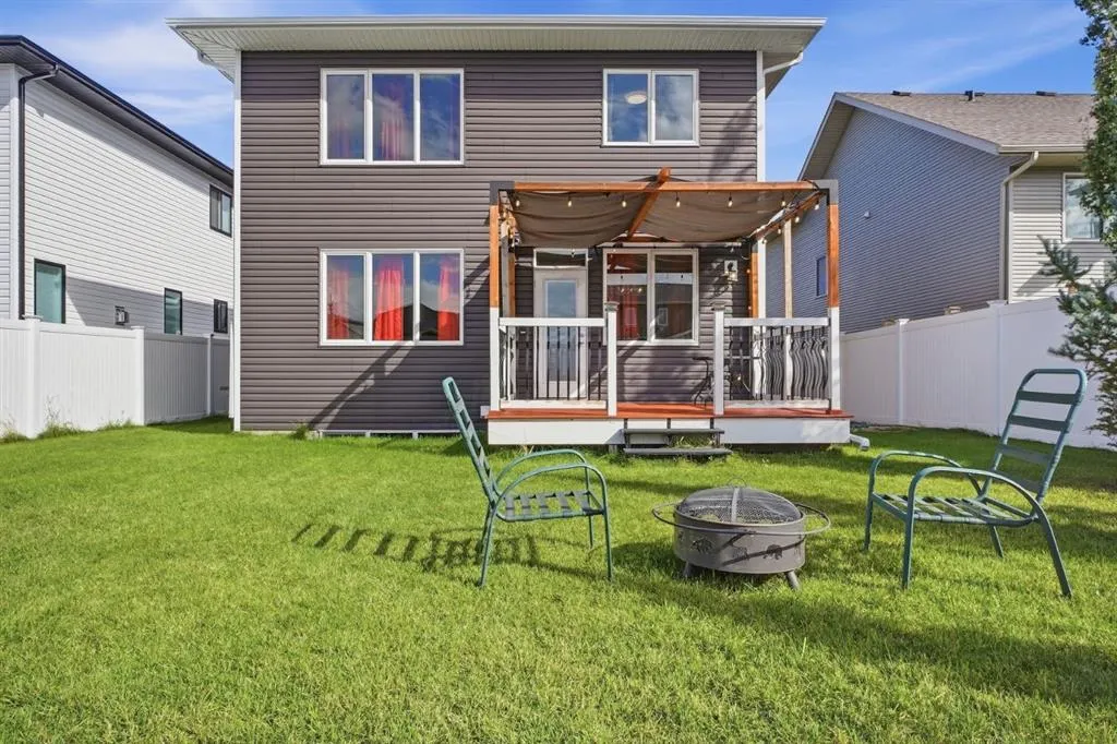10 Mitchell Crescent