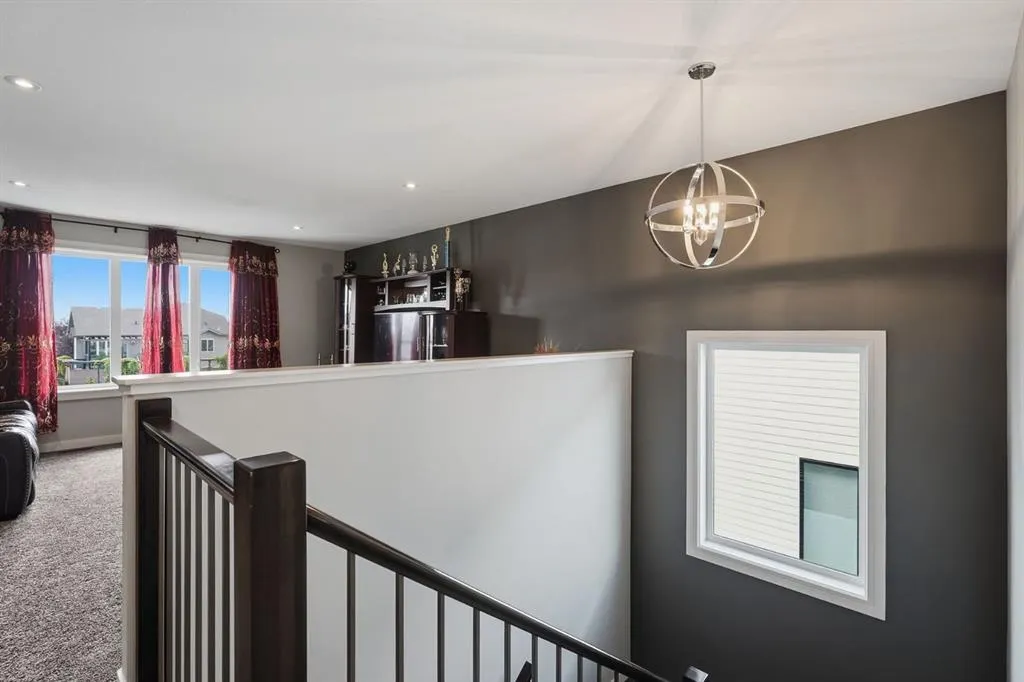 10 Mitchell Crescent
