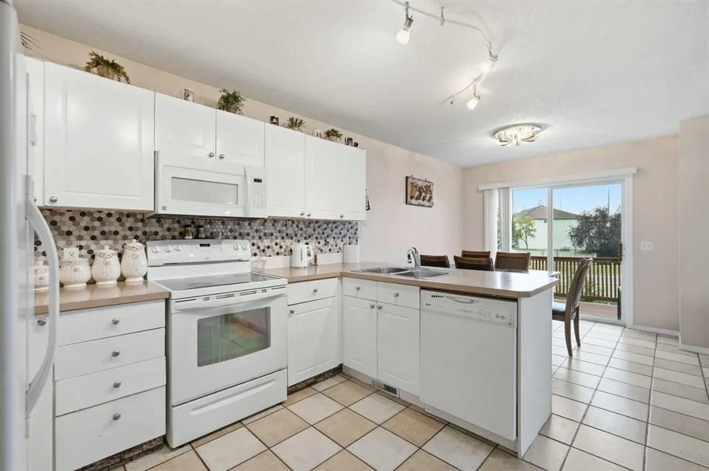 52 Douglas Glen Crescent SE