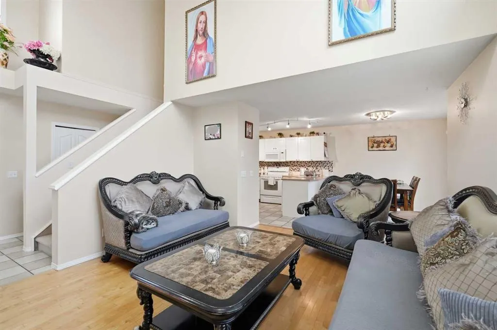 52 Douglas Glen Crescent SE