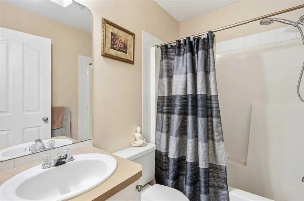 52 Douglas Glen Crescent SE