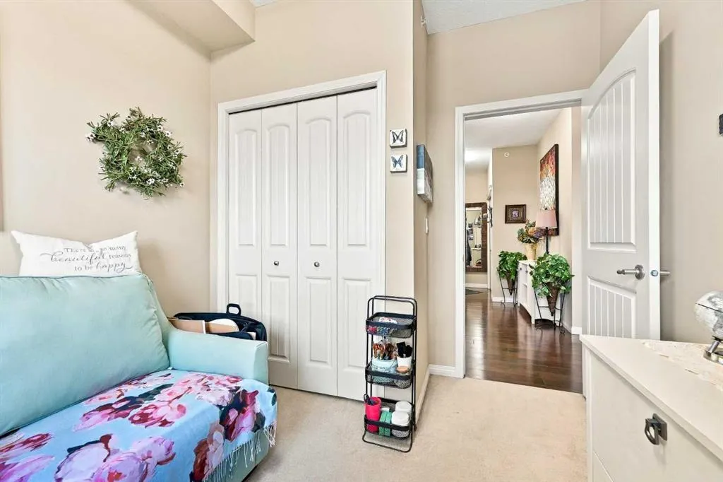 406 Cranberry Park SE #411