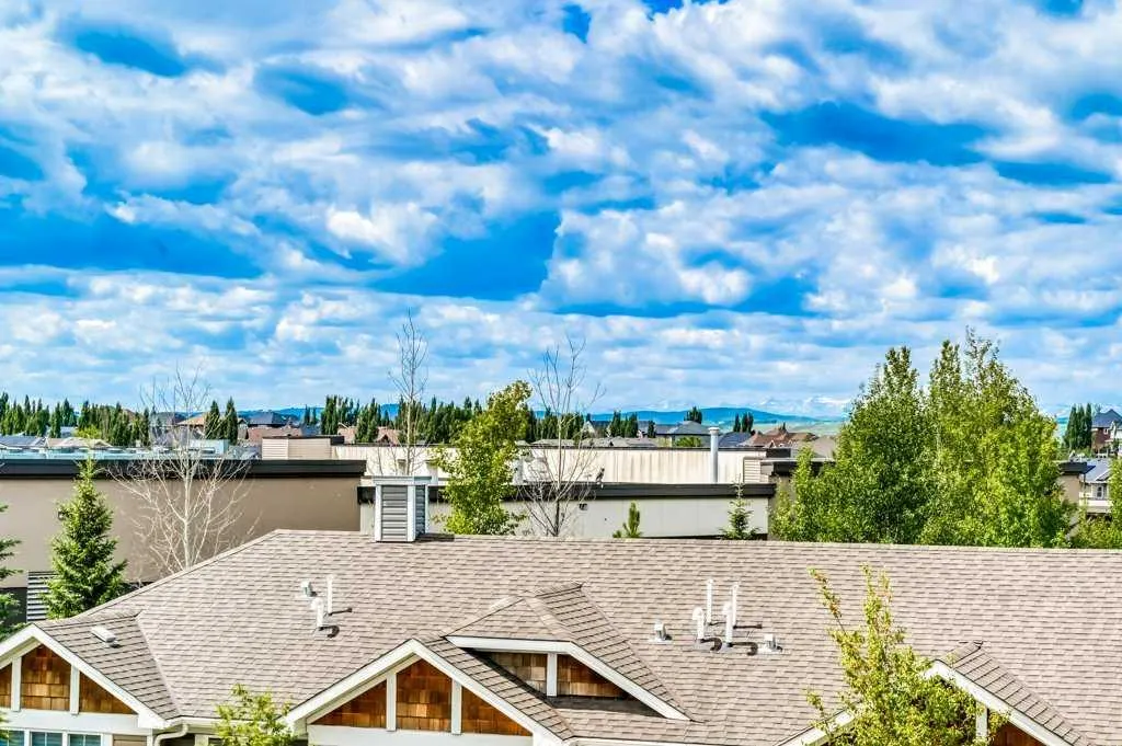 406 Cranberry Park SE #411