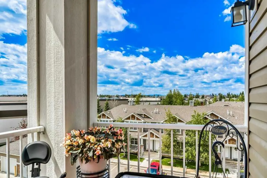 406 Cranberry Park SE #411