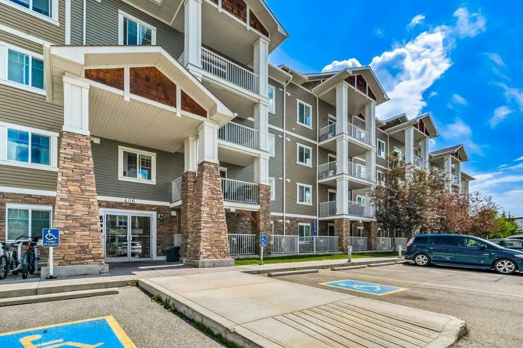 406 Cranberry Park SE #411