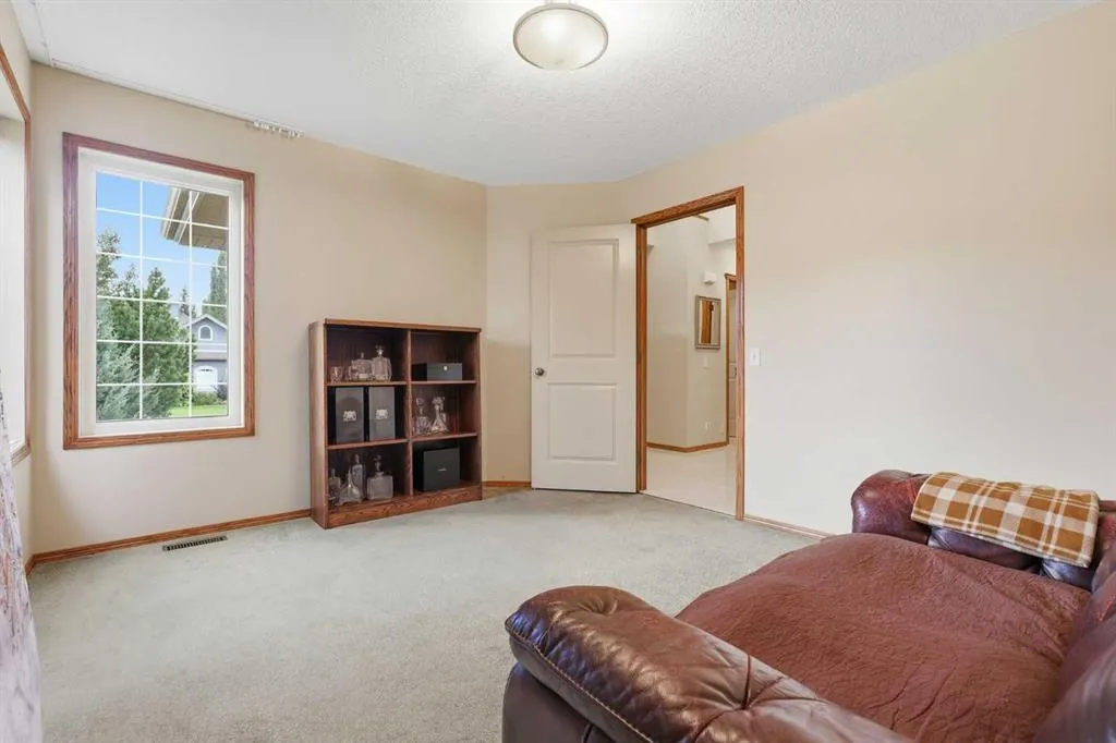 198 Cranwell Close SE