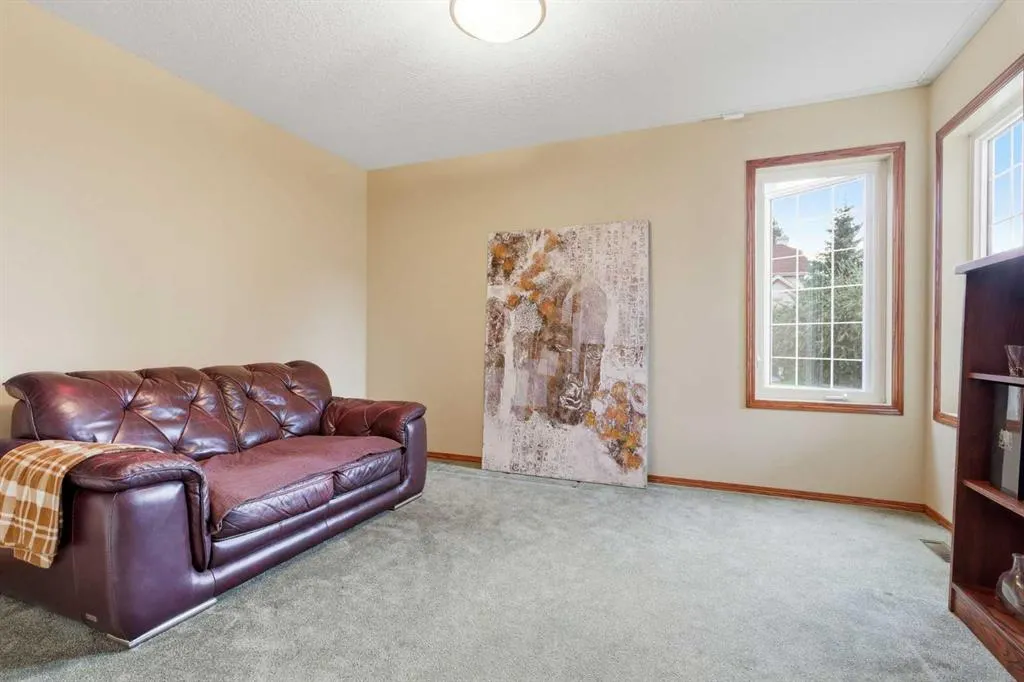 198 Cranwell Close SE