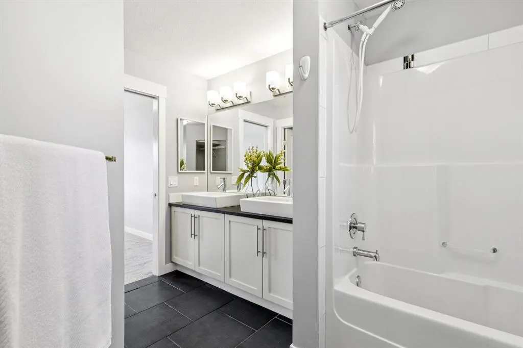 145 Rainbow Falls Glen