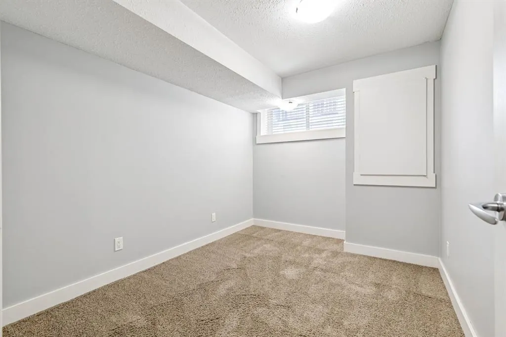 145 Rainbow Falls Glen