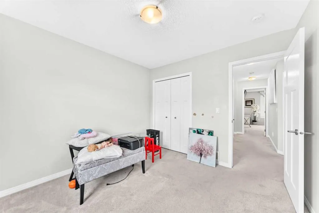 156 South Point Court SW