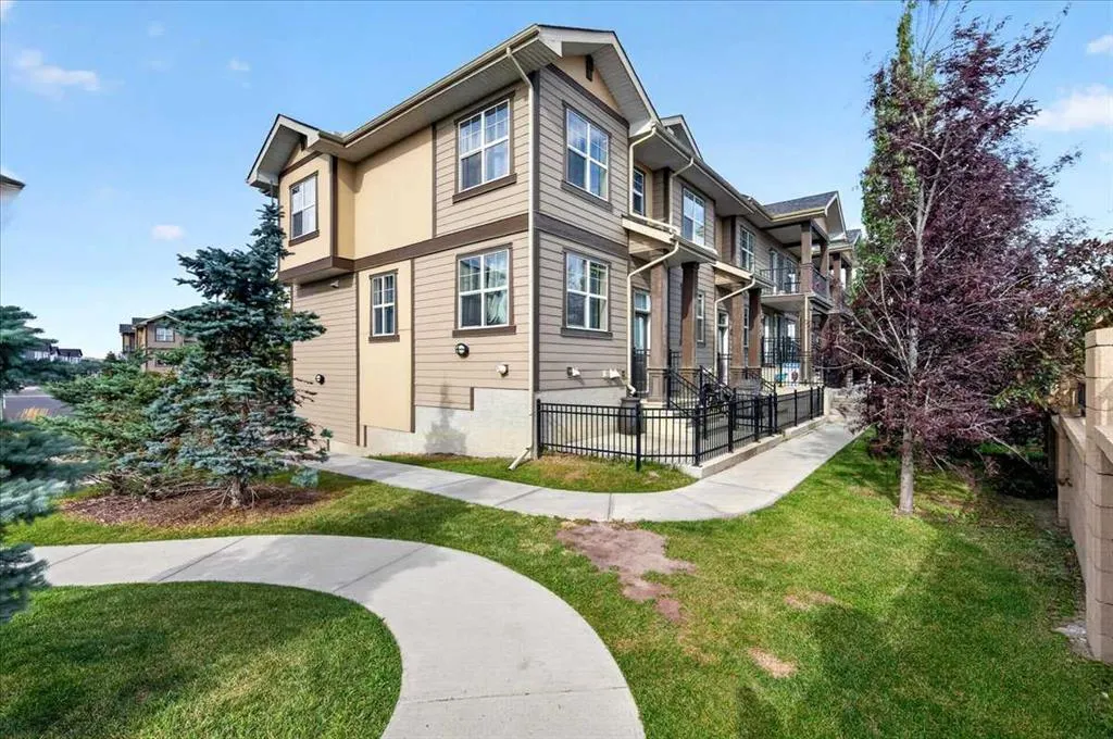 171 Evanscrest Gardens NW