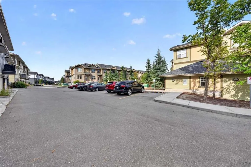 171 Evanscrest Gardens NW