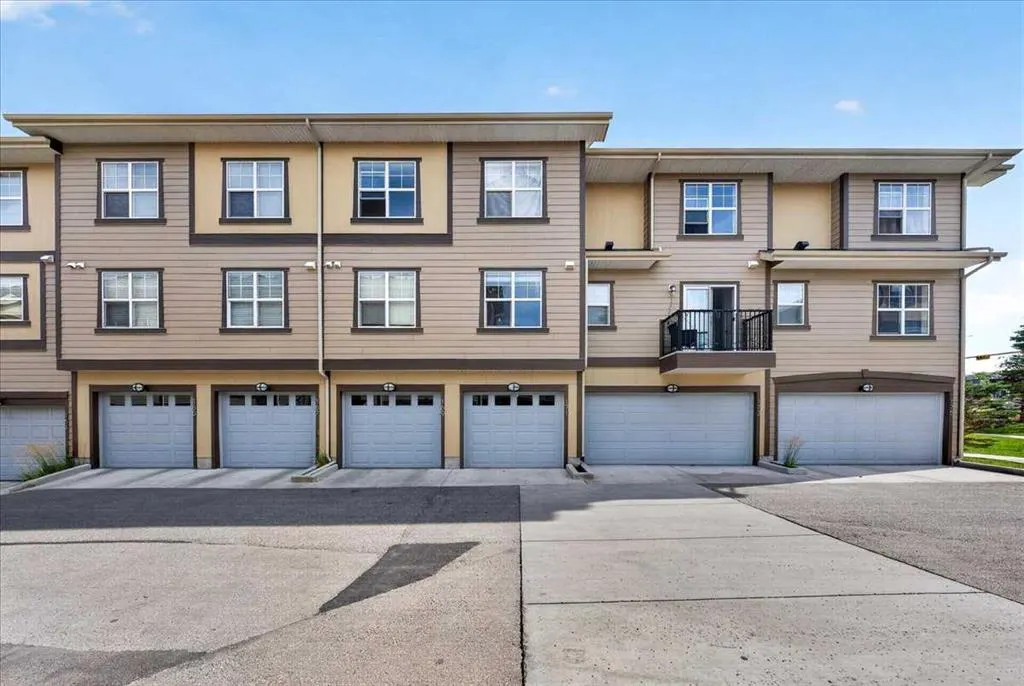 171 Evanscrest Gardens NW