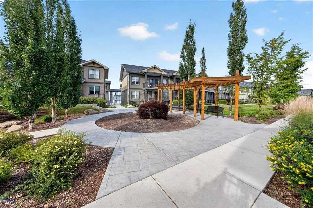 171 Evanscrest Gardens NW