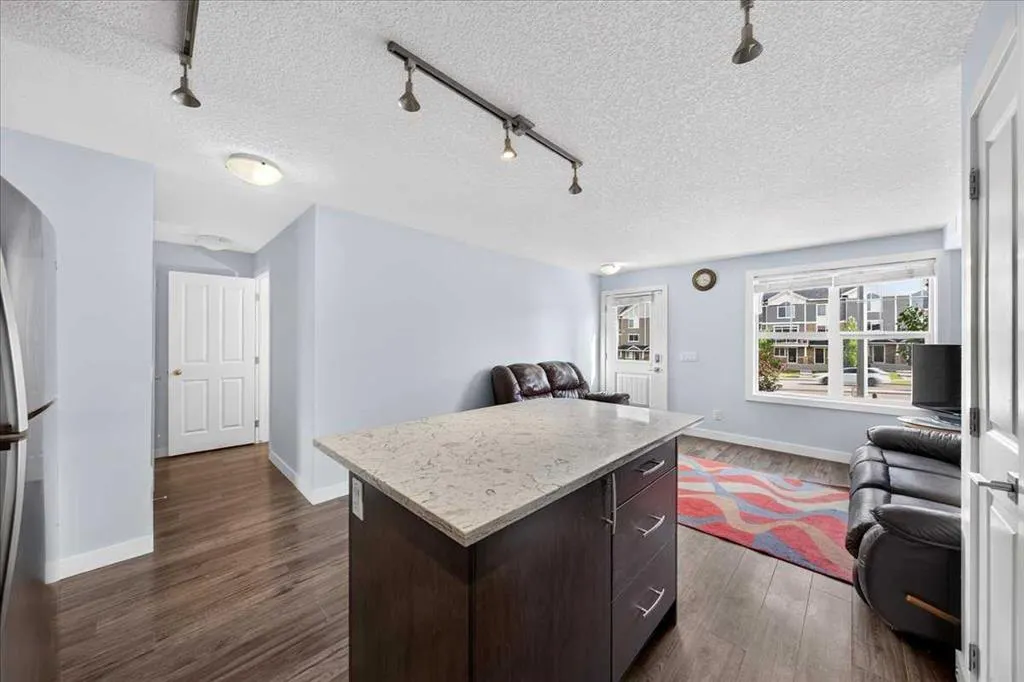 171 Evanscrest Gardens NW