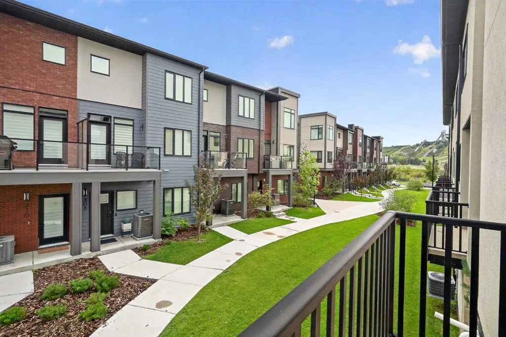 81 Greenbriar Place NW #116