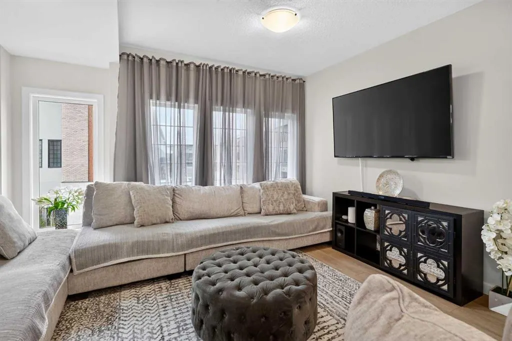 81 Greenbriar Place NW #116