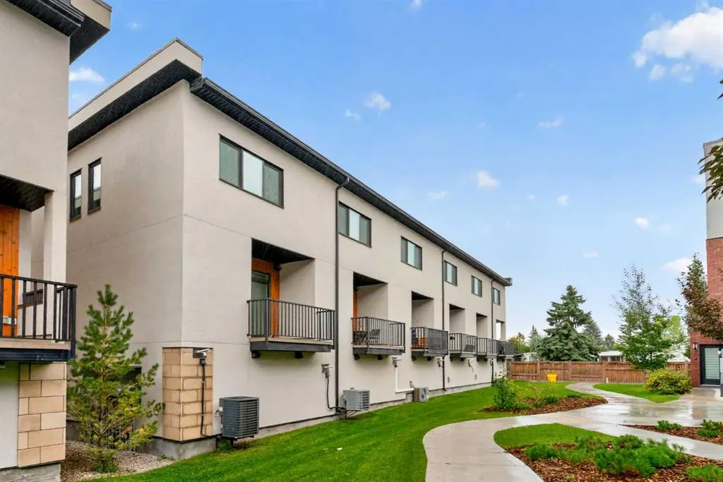 81 Greenbriar Place NW #116