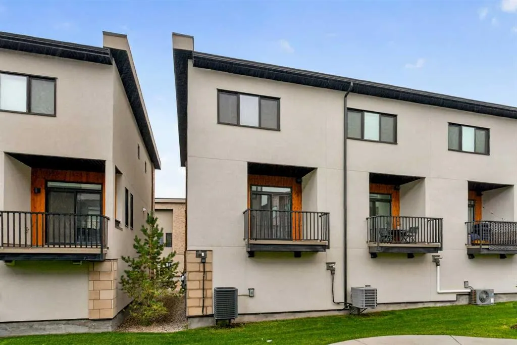 81 Greenbriar Place NW #116