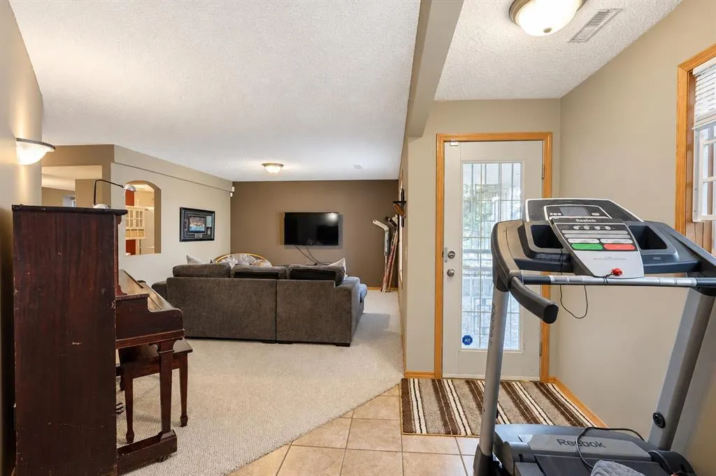 93 Tuscany Meadows Common NW