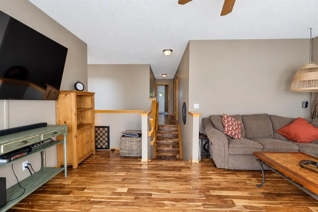 93 Tuscany Meadows Common NW