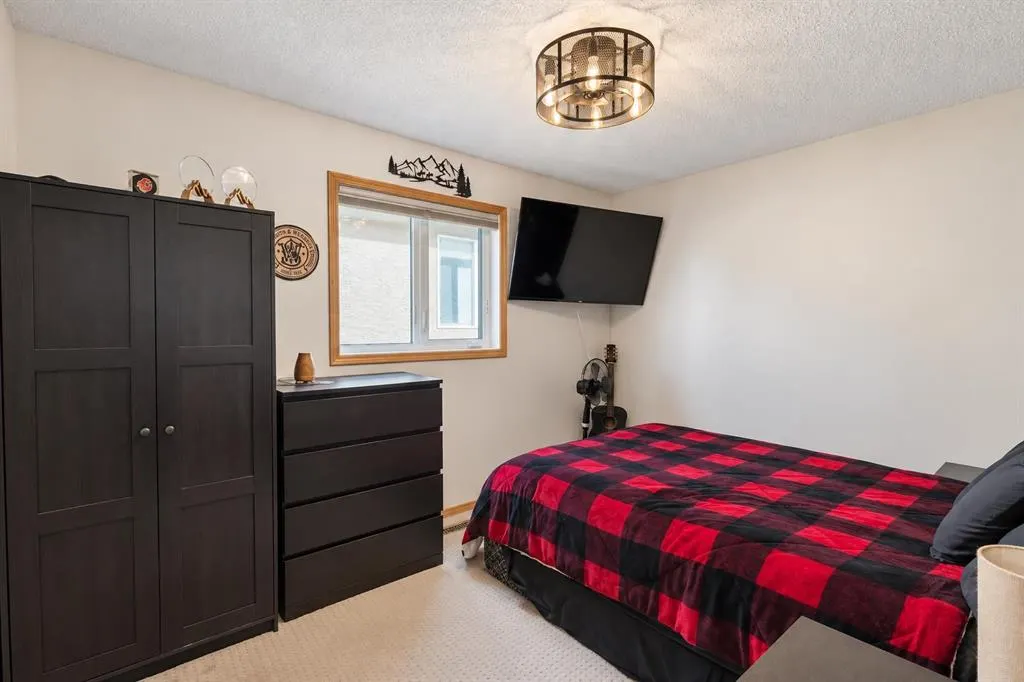 93 Tuscany Meadows Common NW