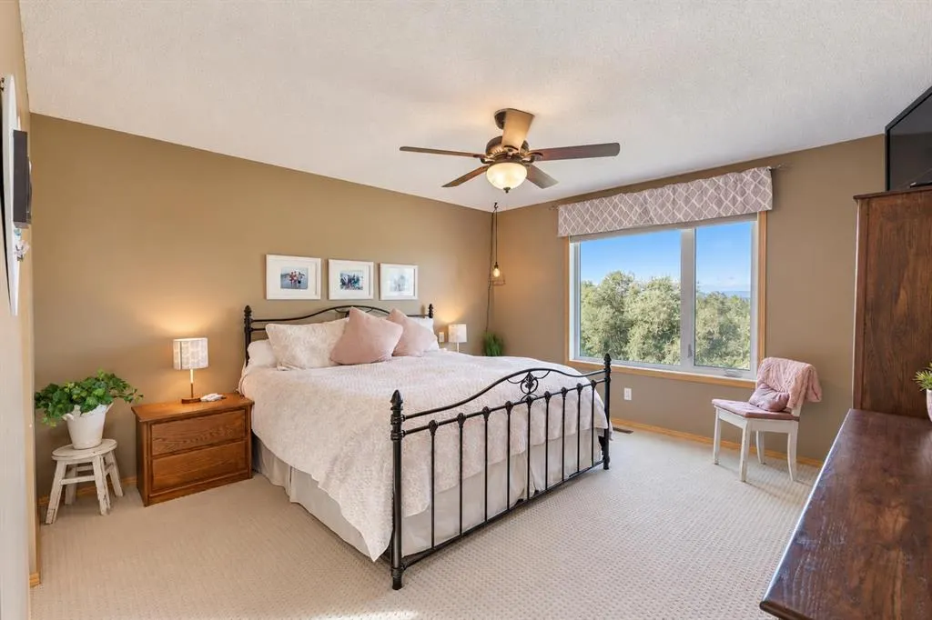 93 Tuscany Meadows Common NW