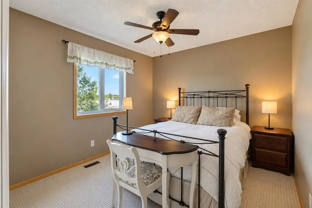 93 Tuscany Meadows Common NW