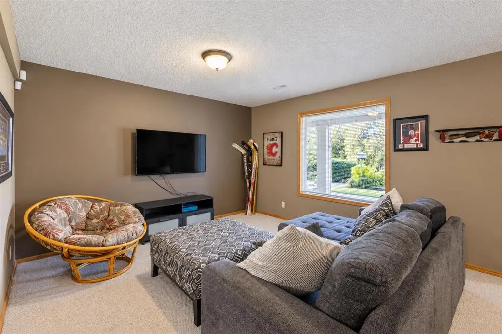 93 Tuscany Meadows Common NW