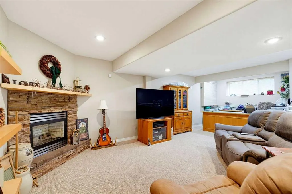 66 Dumas Crescent